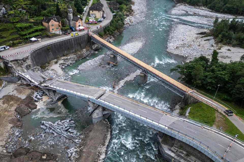 Swiss military bridge deployment restoring a disrupted transport corridor